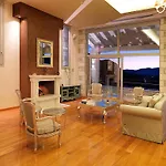 Hondos Classic & 4* Νεστάνη