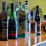 Hondos Classic & Ξενοδοχείο Νεστάνη