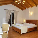 Hondos Classic & Ξενοδοχείο 4*