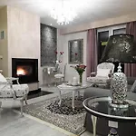Hondos Classic & 4*