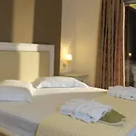 Hondos Classic & Ξενοδοχείο 4*