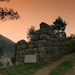 Hondos Classic & Ξενοδοχείο Νεστάνη