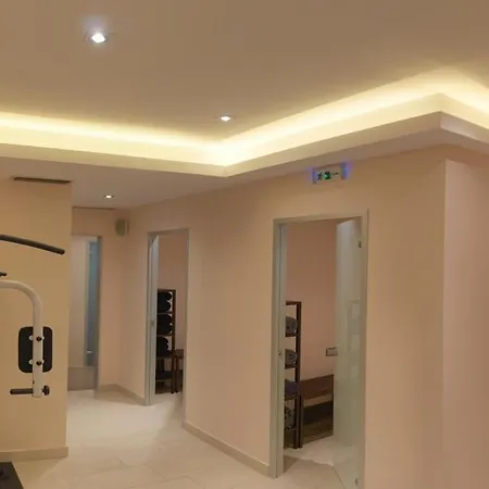 Hondos Classic & Hotel Nestani