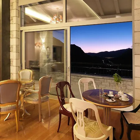 Hondos Classic & Hotel Nestani