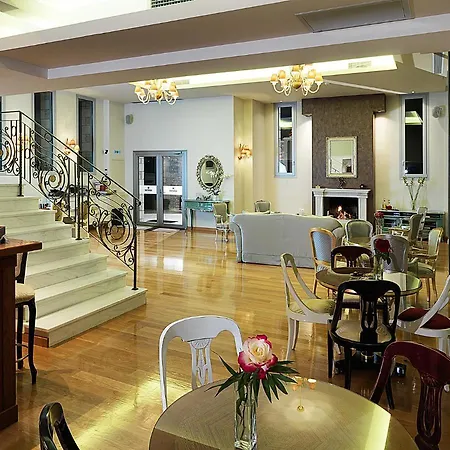 Hotel Hondos Classic &