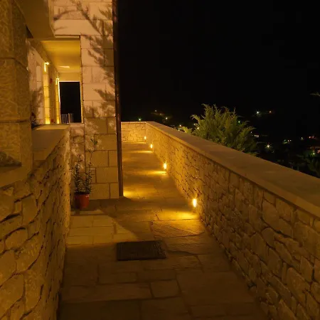 Hondos Classic & 4* Nestani