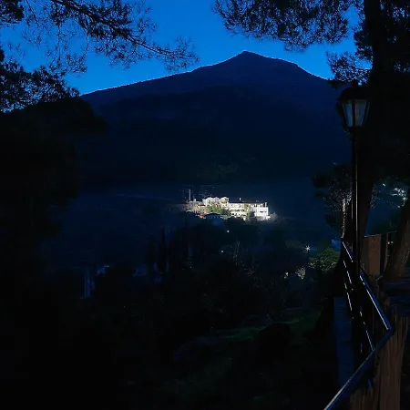 Hondos Classic & 4* Nestani