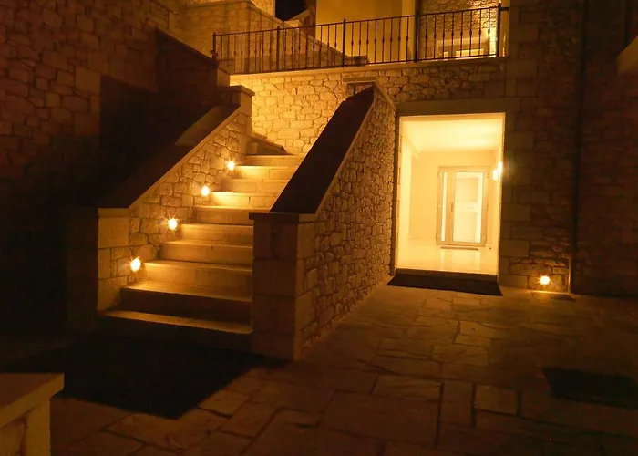 Hondos Classic & Nestani