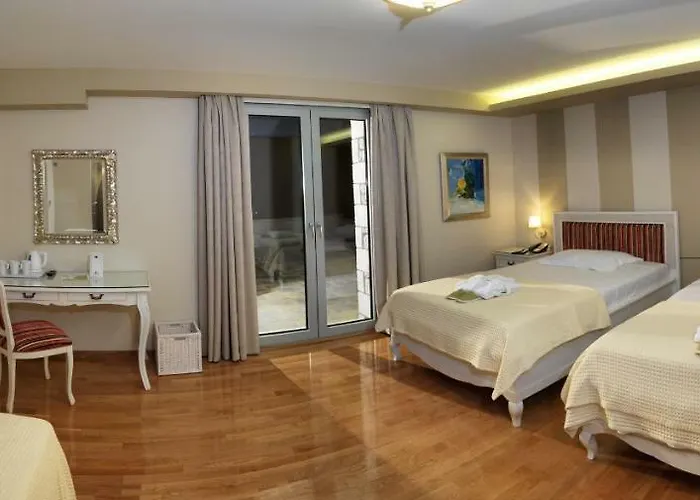 Hotel Hondos Classic & Nestani