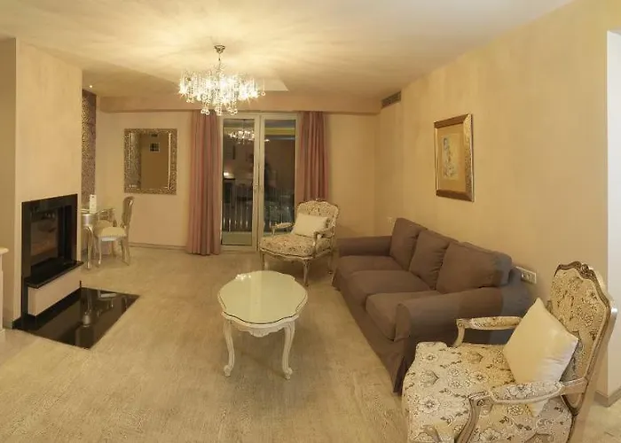 Hondos Classic & 4* Νεστάνη