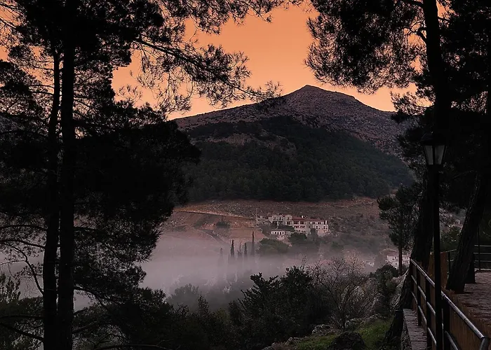 Hotel Hondos Classic & 4*