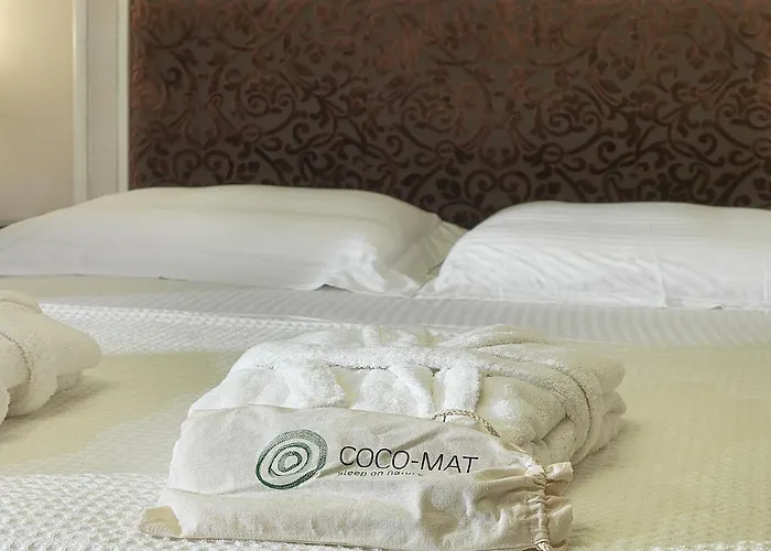 Hondos Classic & 4* Nestani