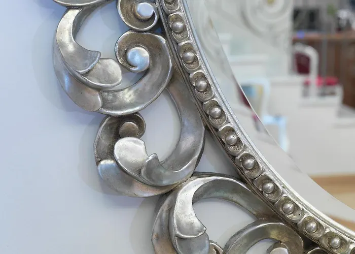 Hondos Classic & Hotel Nestani