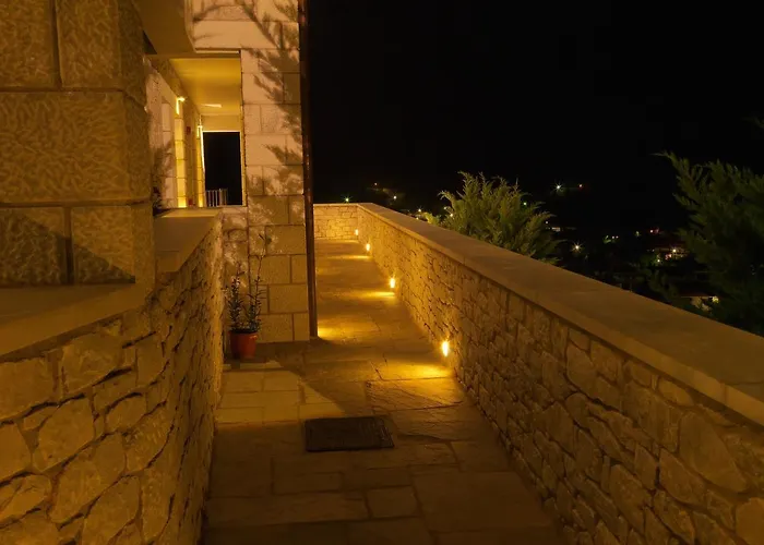 Hondos Classic & 4* Νεστάνη