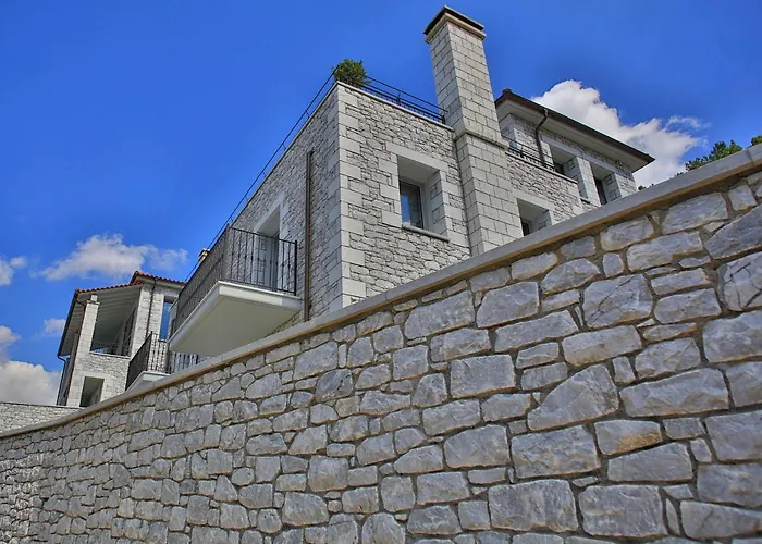 Hondos Classic & Hotel